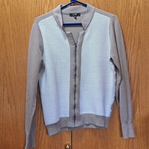 Women's Yest Tan and White Zip-up Sweater